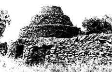 Minorque (Baléares) : cabane à quatre degrés (d'après photo Christine Hawkhead)