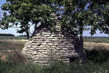 Loge vigneronne à Marigny (Châteauneuf-sur-Cher, Cher) © Christian Lassure