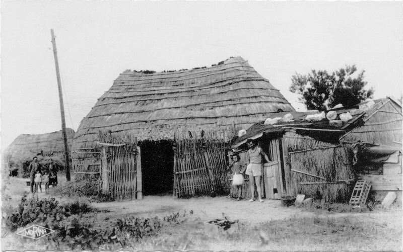 Sigean (Aude) : cabanes de pcheurs.